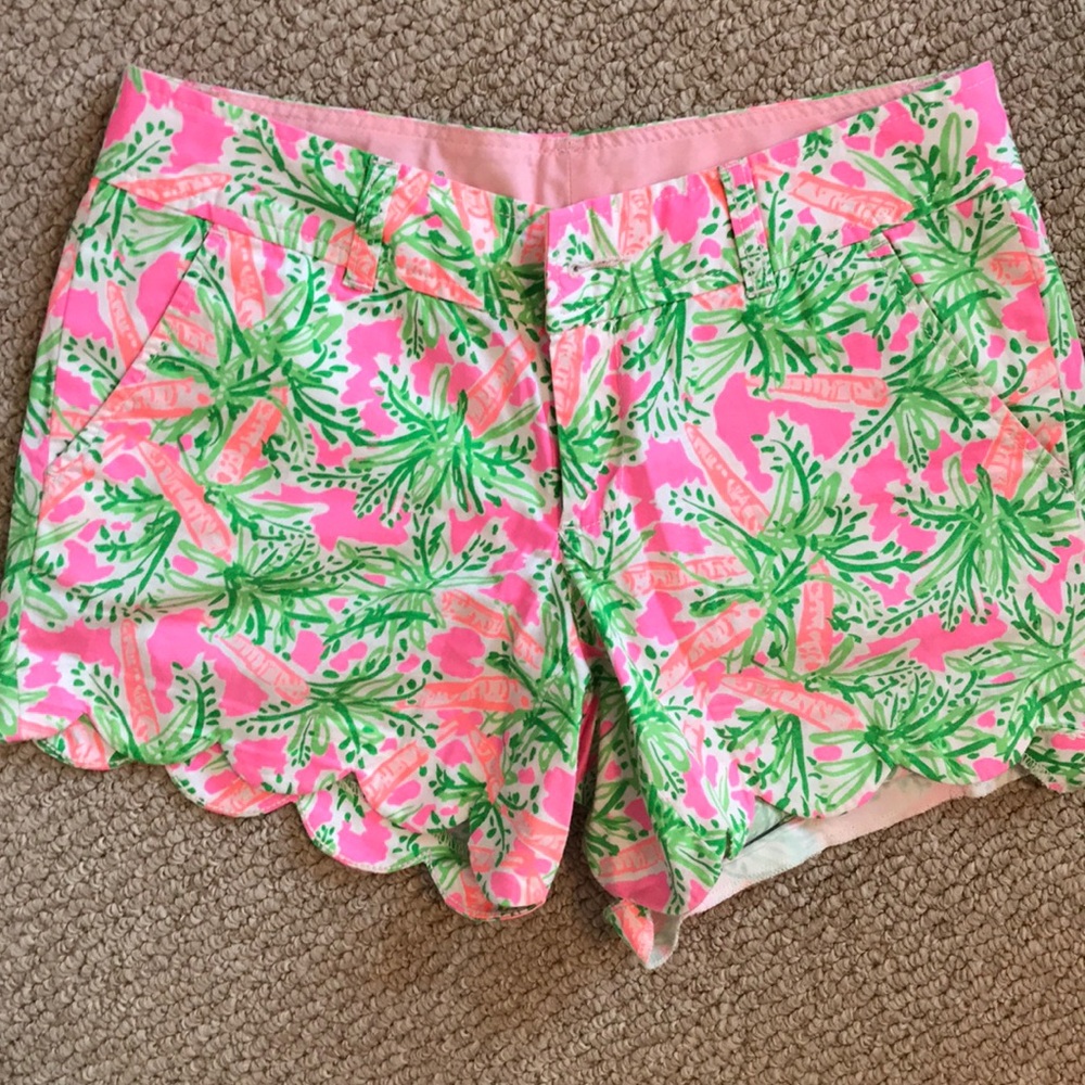 Scalloped Buttercup Short